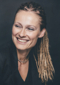 Dr Adriana Marais