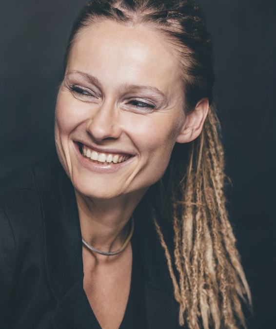 Adriana Marais